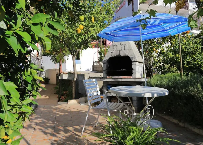 Appartement By The Sea Seget Donji, - 2029 Trogir
