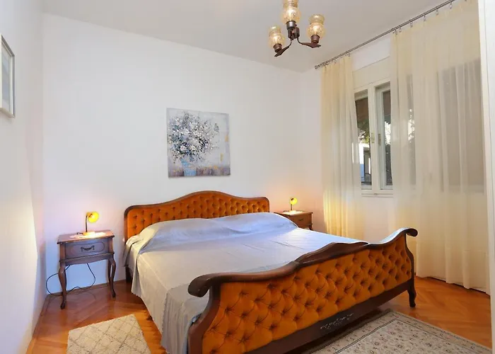 Appartement By The Sea Seget Donji, - 2029 Trogir